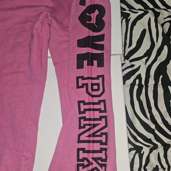 PINK Victoria's Secret Pink Capris - Picture 2 of 3